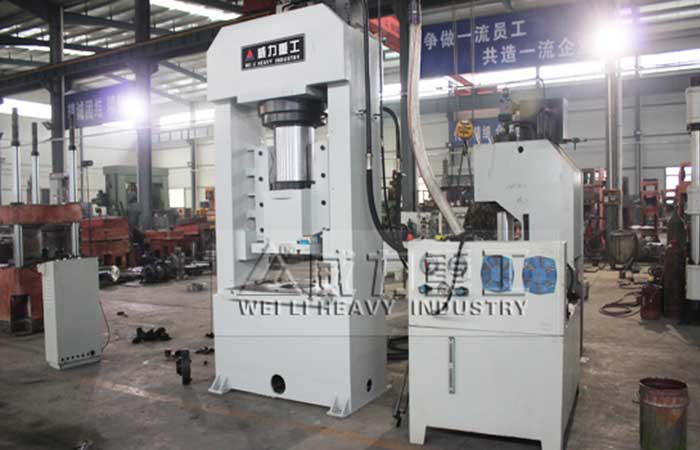 100噸龍門(框式)液壓機 100噸龍門(框式)液壓機